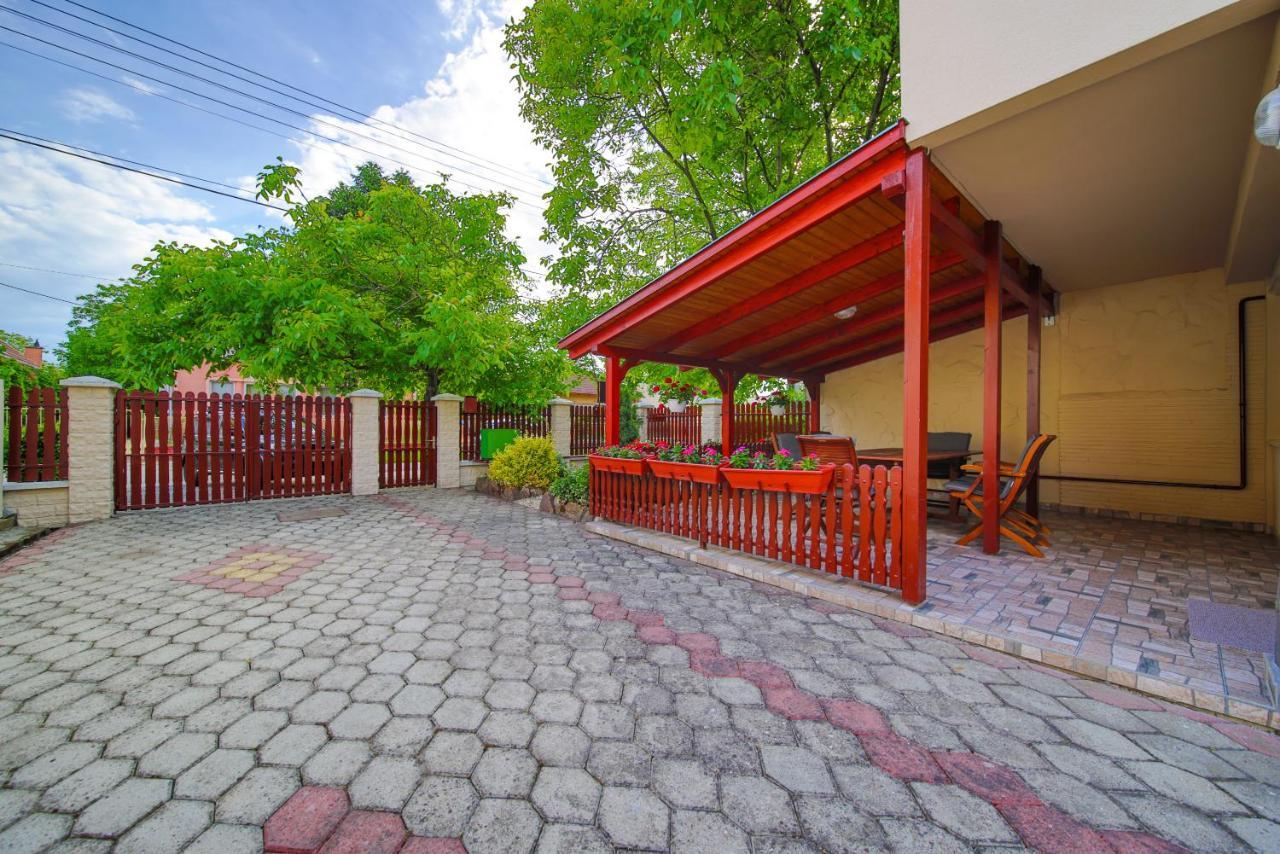 Maria Apartman Hajduszoboszlo Exterior photo