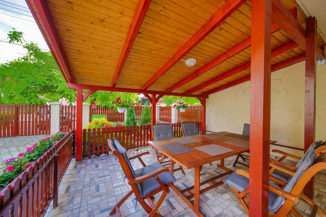 Maria Apartman Hajduszoboszlo Exterior photo